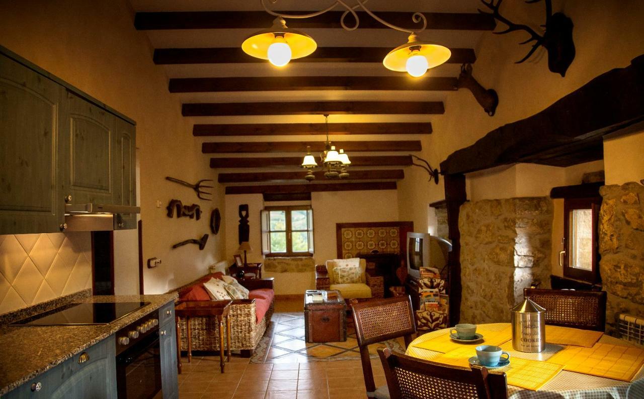 Caseria El Hondrigu Mestas De Con Ngoại thất bức ảnh